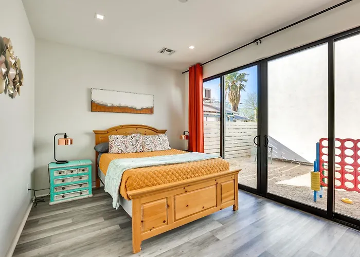 Apartment 2 Mi To Dtwn Shops & Eats! *