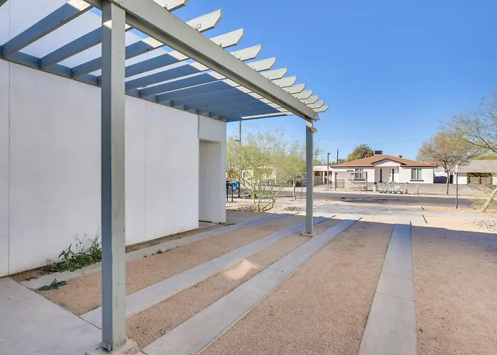 2 Mi To Dtwn Shops & Eats! Apartment